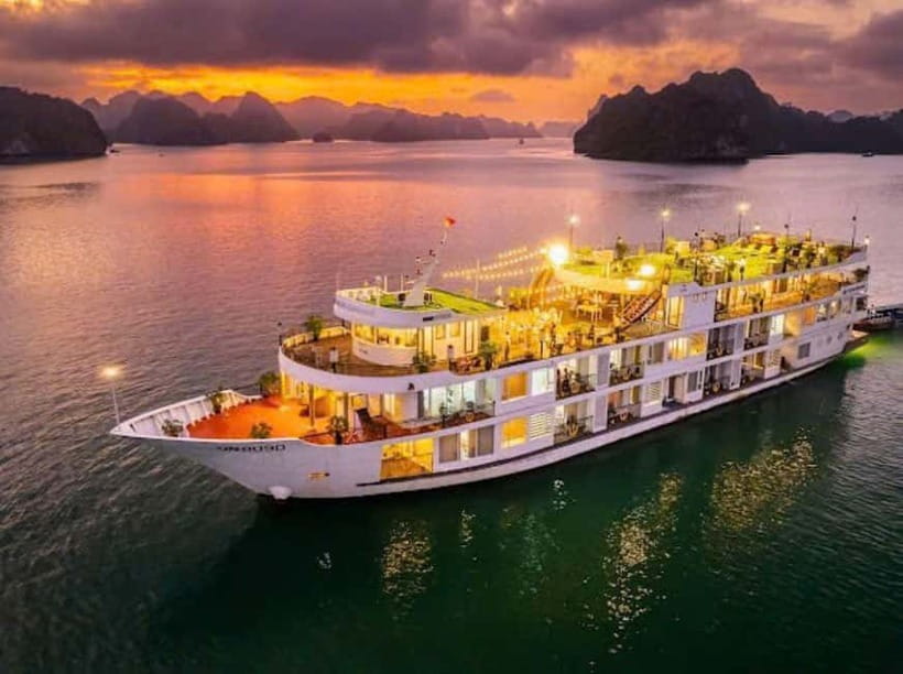 From Hanoi : 4-day Ninh Binh-Halong Bay Cruise with Balcony - Two nights at the Ninh Binh lodge