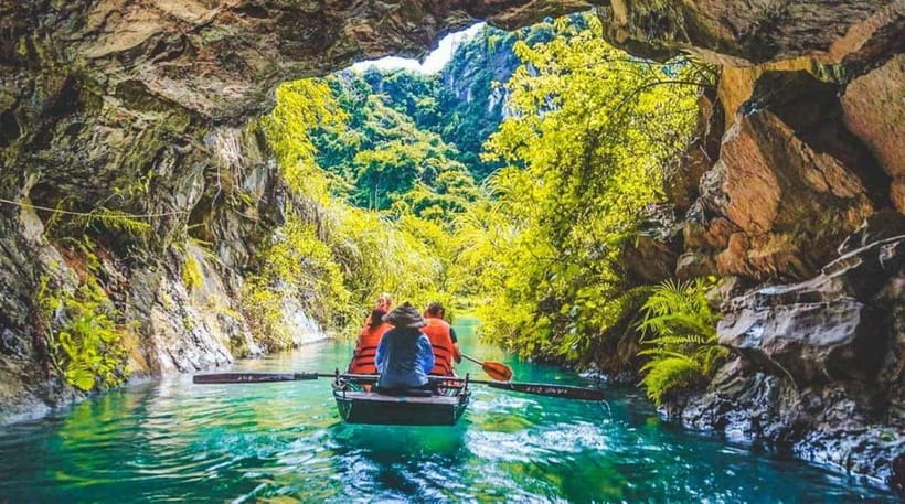From Hanoi : 4-day Ninh Binh-Halong Bay Cruise with Balcony - Day 3: From Ninh Binh to a Halong Bay balcony cabin