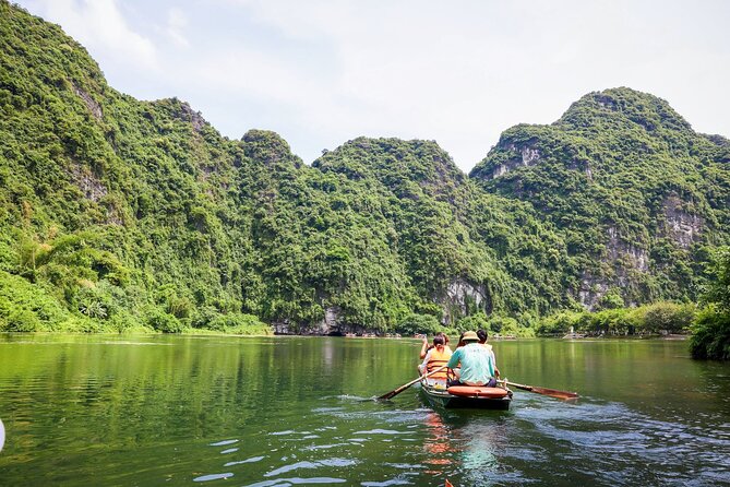From Hanoi: Bai Dinh Trang An Adventure Day Tour - Why Bai Dinh and Trang An work so well together