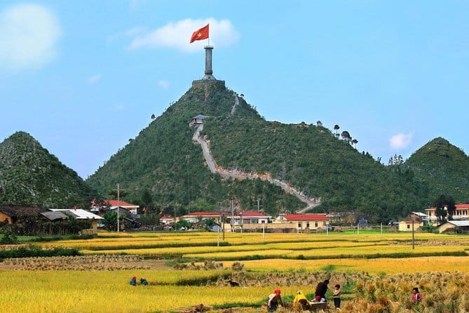 From Hanoi: Ha Giang Loop Tour 3 Nights 2 Days with Motorbike/Car - Leaving Hanoi by sleeper bus