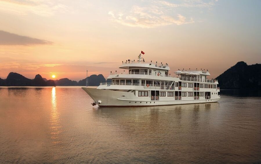 From Hanoi: Ha Long Bay 3-Day 5 Star Cruise with Balcony - Luon Cave and the final morning