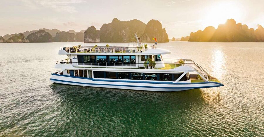 From Hanoi: Ha Long Bay 5-star Day Cruise with Buffet Lunch - Luon Cave by kayak or bamboo boat