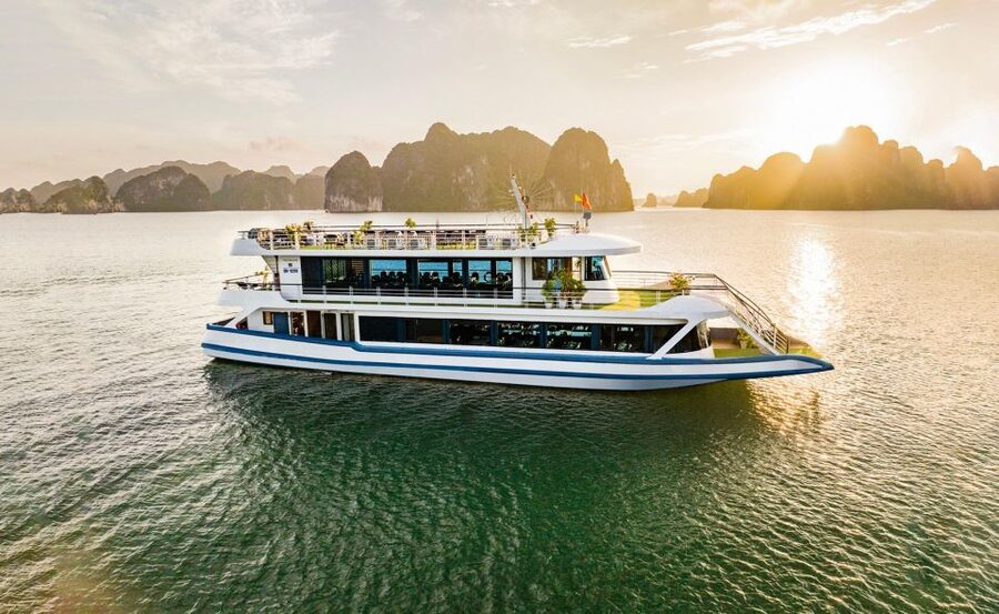 From Hanoi: Ha Long Bay 5-star Day Cruise with Buffet Lunch - The return cruise and the value of one day