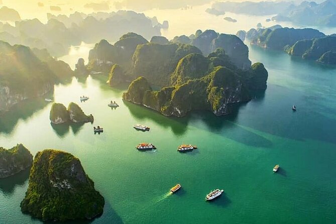 From Hanoi: Ha Long Bay Day tour 4-Star with Kayaking - A guide who keeps the day together