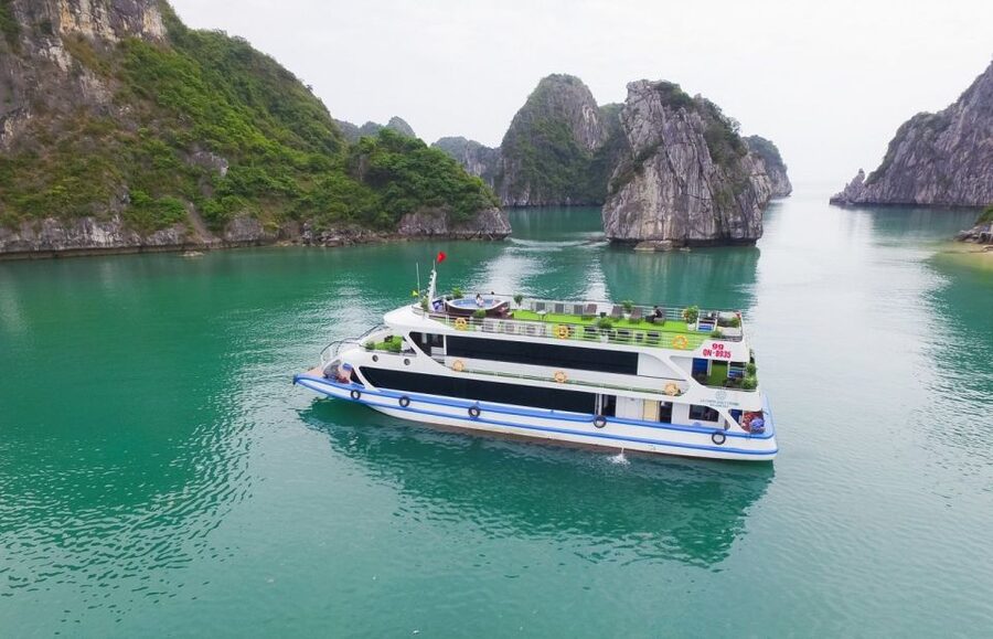From Hanoi: Ha Long Bay Luxury Cruise Day Tour with Jacuzzi - Sunset snacks and the onboard jacuzzi