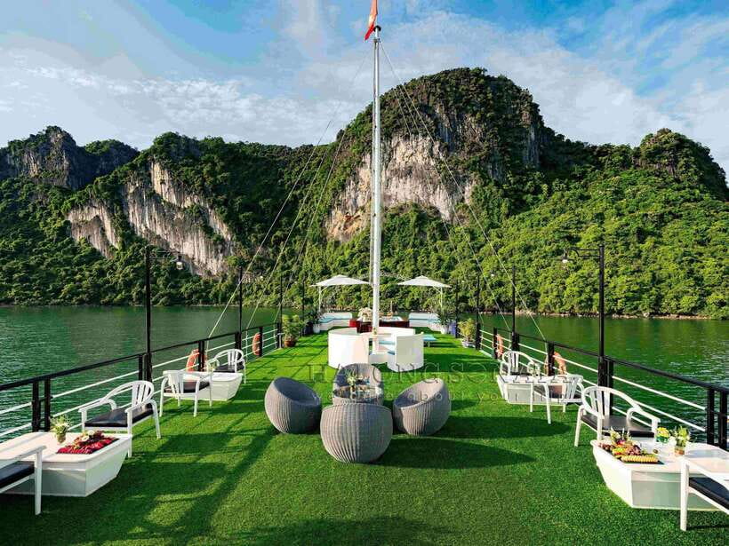 From Hanoi: Ha Long Bay Luxury Cruise with Big & Small Group - Luon Cave by kayak or bamboo boat