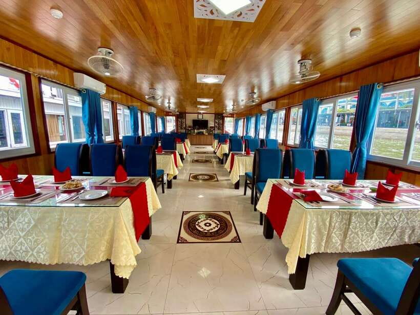 From Hanoi: Ha Long Bay Save-Cost Tours - Big & Small Groups - Guides, group size, and service