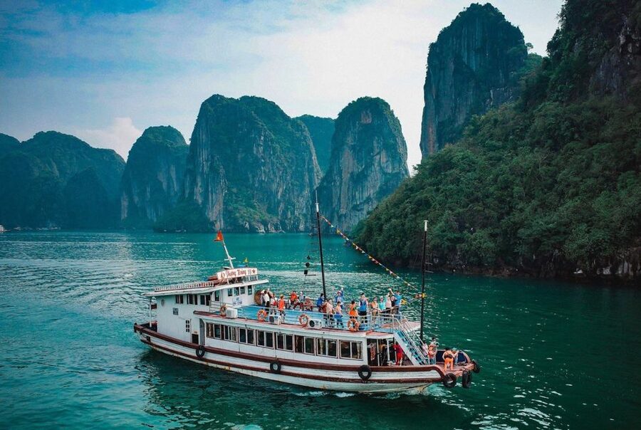 From Hanoi: Halong Bay Day Trip with Lunch and Transfers - Sung Sot Cave and the cost of popularity