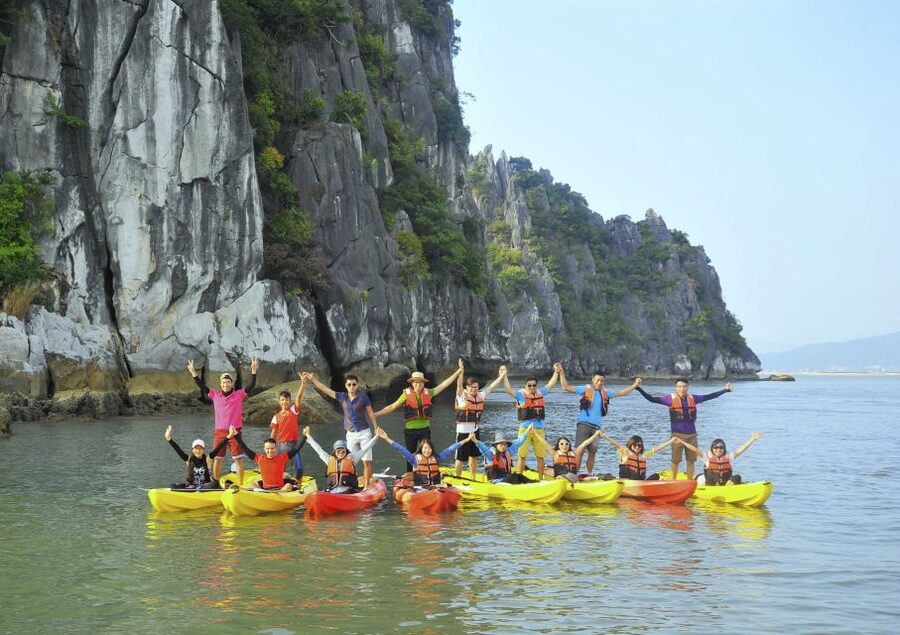From Hanoi: Halong Bay Day Trip with Lunch and Transfers - Leaving Hanoi’s Old Quarter between 8:00 and 8:45