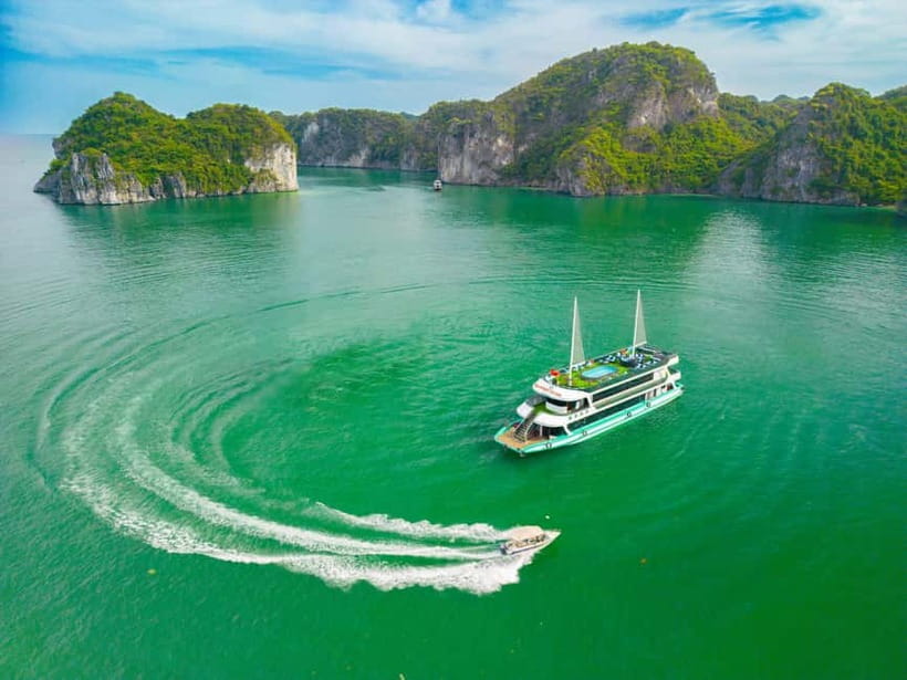 From Hanoi: Halong bay Luxury tour on 5 star cruise - Titop Island at 3:15
