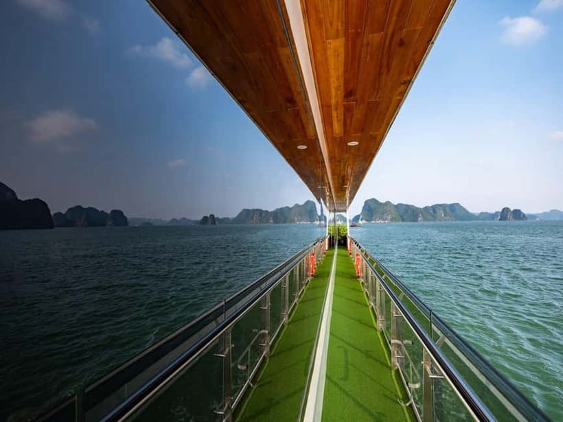From Hanoi: Halong bay Luxury tour on 5 star cruise - Crowds, pacing, and guide quality