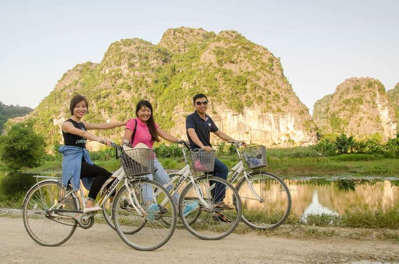 From Hanoi: Hoa Lu/Bai Dinh-Tam Coc/Trang An-Mua Cave Tours - The morning from Hanoi: useful, but not leisurely
