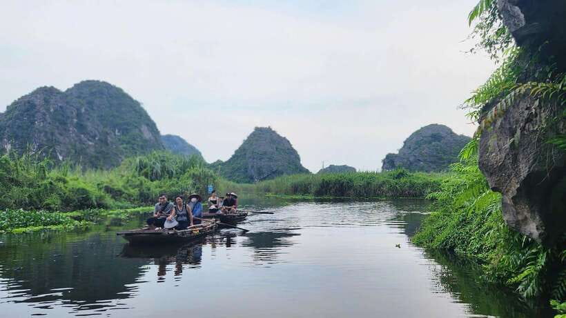 From Hanoi: Hoa Lu/Bai Dinh-Tam Coc/Trang An-Mua Cave Tours - Hoa Lu or Bai Dinh: two very different temple stops