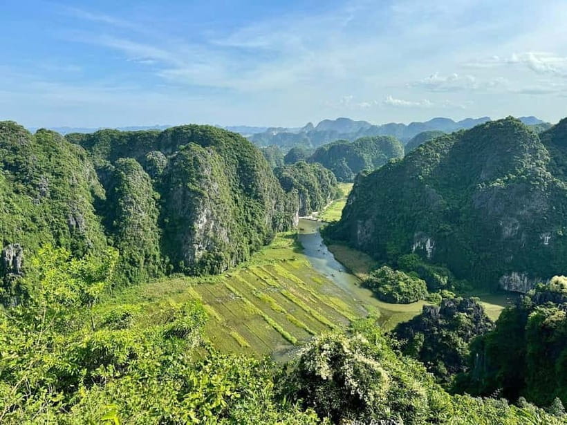 From Hanoi: Hoa Lu, Bai Dinh, Trang An, Tam Coc and Mua Cave - A buffet lunch with local choices