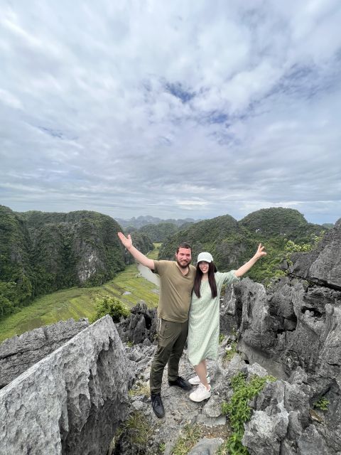 From Hanoi: Hoa Lu, Mua Cave and Tam Coc Full-Day Trip - Climbing Mua Cave for the Tam Coc view