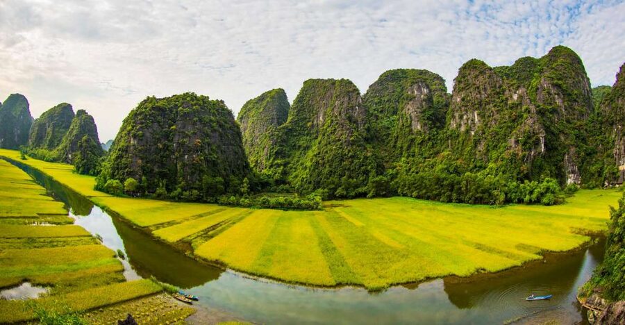 From Hanoi: Hoa Lu, Mua Cave and Tam Coc Full-Day Trip - Hoa Lu, Vietnam’s former capital