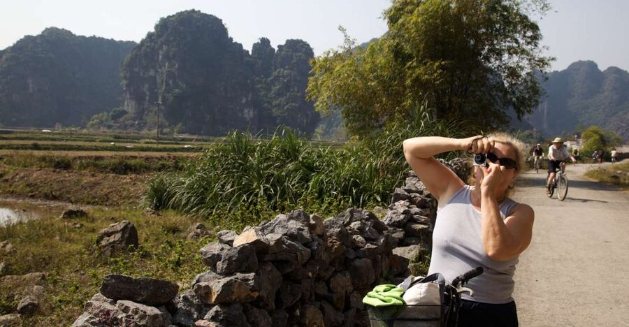 From Hanoi: Hoa Lu & Tam Coc with Buffet lunch & Cycling - Hoa Lu: Vietnam’s early capital in 50 minutes