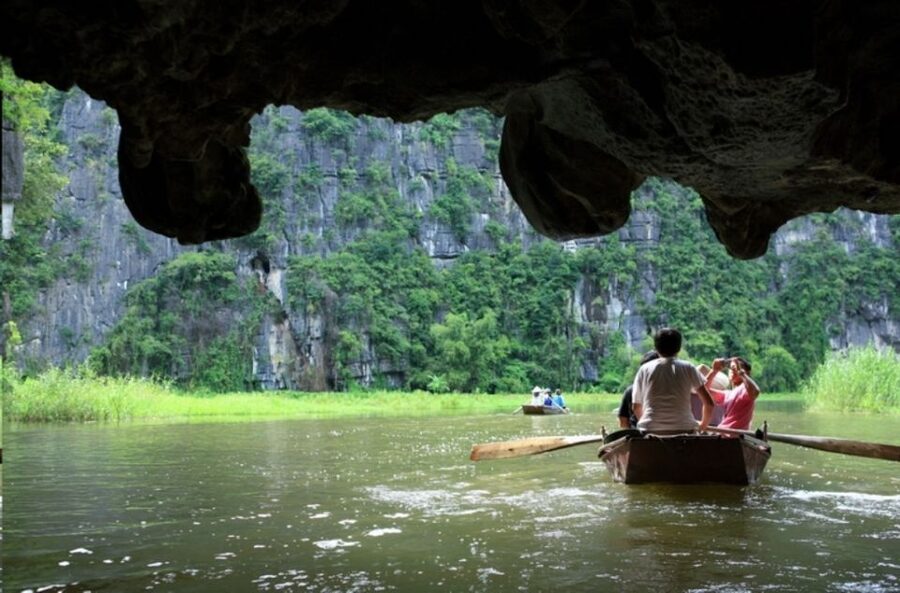 From Hanoi: Hoa Lu & Tam Coc with Buffet lunch & Cycling - Who should book this day trip