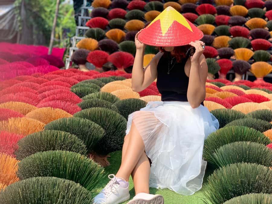 From Hanoi: Incense Village, Conical Hat and HaThai Art Tour - Quang Phu Cau and the scent of incense