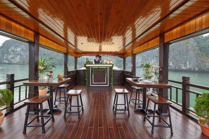 From Hanoi: Lan Ha Bay | Kayaking, Sightseeing, Cruise Trip - Why Lan Ha Bay makes a better day trip for some people