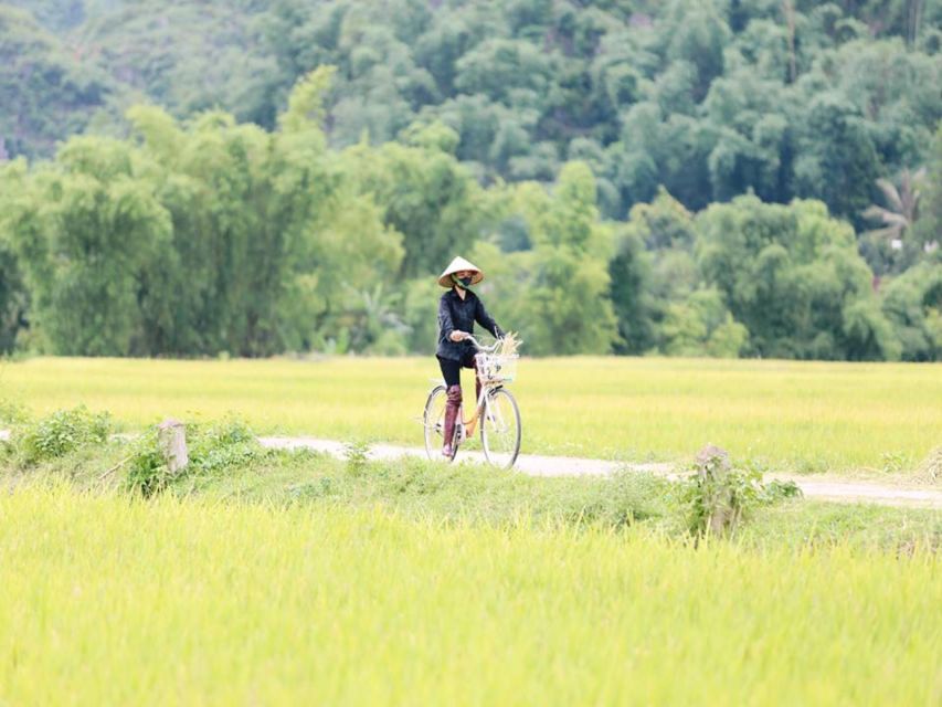 From Hanoi: Mai Chau Valley & Hill Tribes 2-Day Trek Tour - Cycling through fields and weaving villages