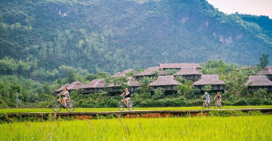From Hanoi: Mai Chau Valley & Hill Tribes 2-Day Trek Tour - The road from Hanoi to Mai Chau