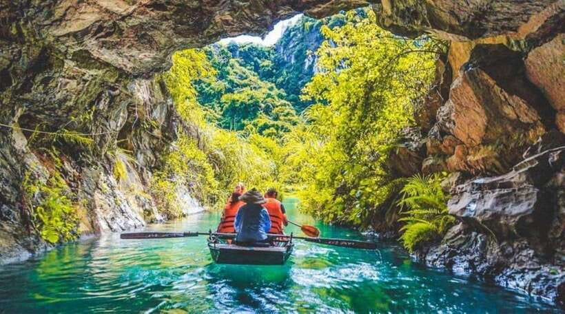 From Hanoi: Ninh Binh, Bai Dinh, Trang An and Mua Cave Trip - Climbing Mua Cave for the Tam Coc view