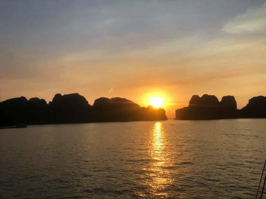 From Hanoi: Ninh Binh Ha Long Bay 5-Star 3-Day Cruise - Dinner, cooking class, and squid fishing