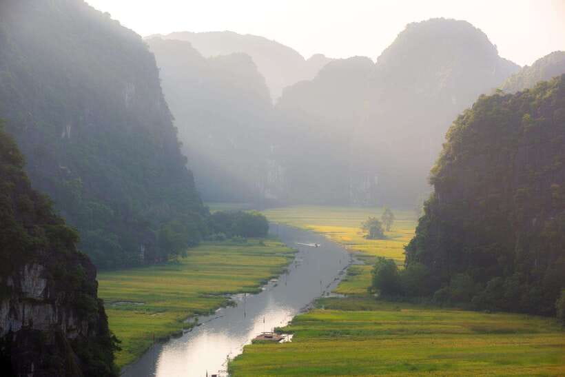 From Hanoi: Ninh Binh, Hoa Lu, Tam Coc, & Mua Cave Day-Trip - Tam Coc by bamboo boat