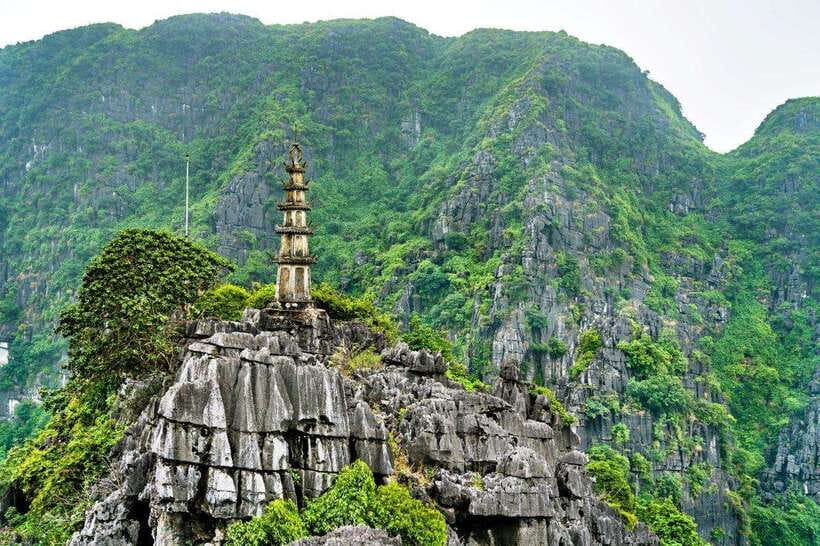 From Hanoi: Ninh Binh- Hoa Lu-Tam Coc- Mua Cave- Highlight - Local lunch and Ninh Binh specialties