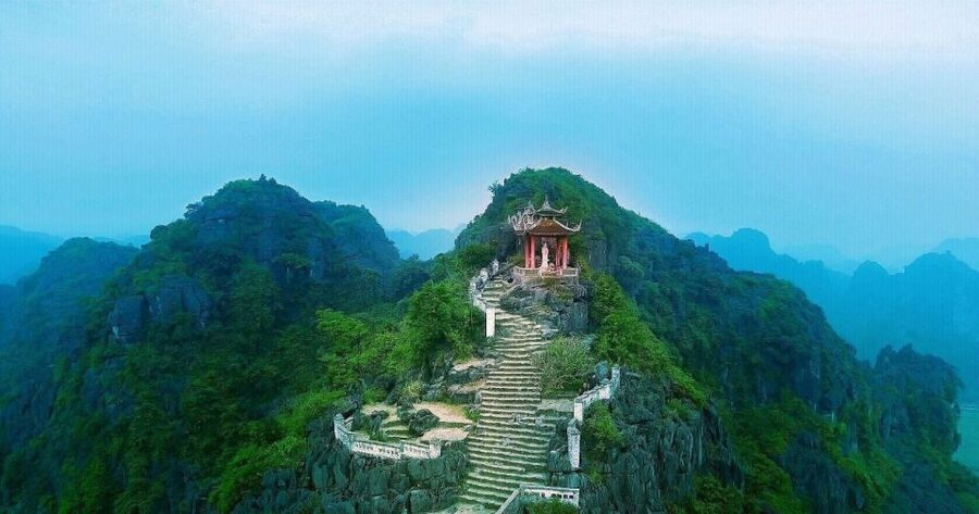 From Hanoi: Ninh Binh-Hoa Lu-Trang An-Mua-Cave-Buffet Lunch - Two hours on the Trang An waterways