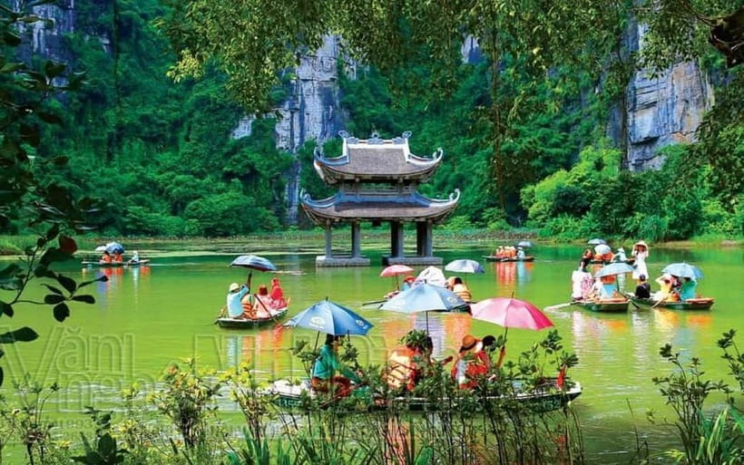 From Hanoi/NinhBinh: HoaLu-Bai Din- TrangAn- MuaCave-BichDon - Bich Dong Pagoda and a quieter alternative