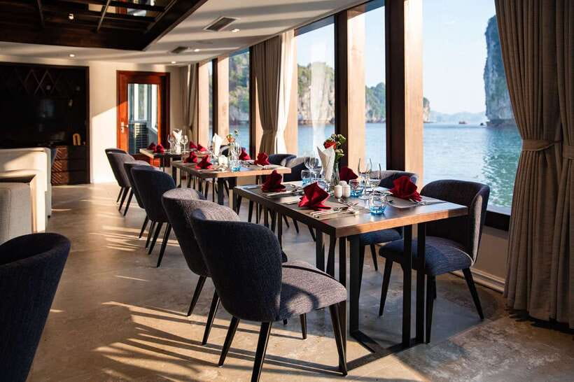 From Hanoi or Halong: Halong Bay Day Cruise - From Hanoi to Tuan Chau in a comfortable limousine