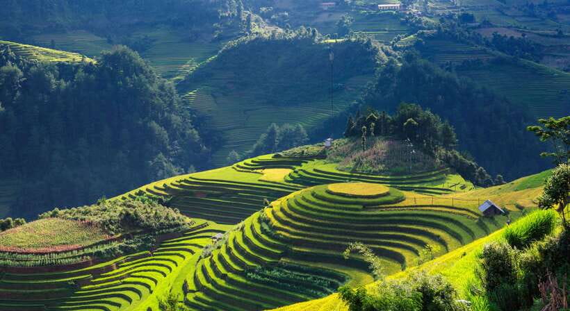 From Hanoi: Premium 2-Day Sapa Adventure with DCAR Limousine - The 6:00 AM road from Hanoi to Sapa