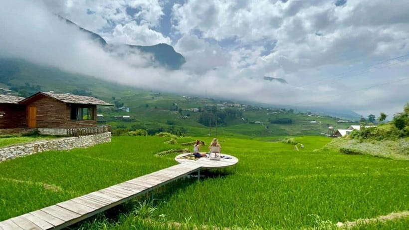 From Hanoi: Premium 3-Day Sapa Adventure with DCAR Limousine - Day 2: Cat Cat Village, crafts, and a Fansipan choice
