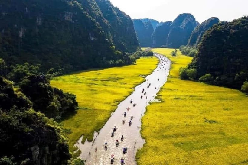 From Hanoi: Tam Coc Boat Trip and Hoa Lu & Mua Cave Tour - Tam Coc by bamboo boat