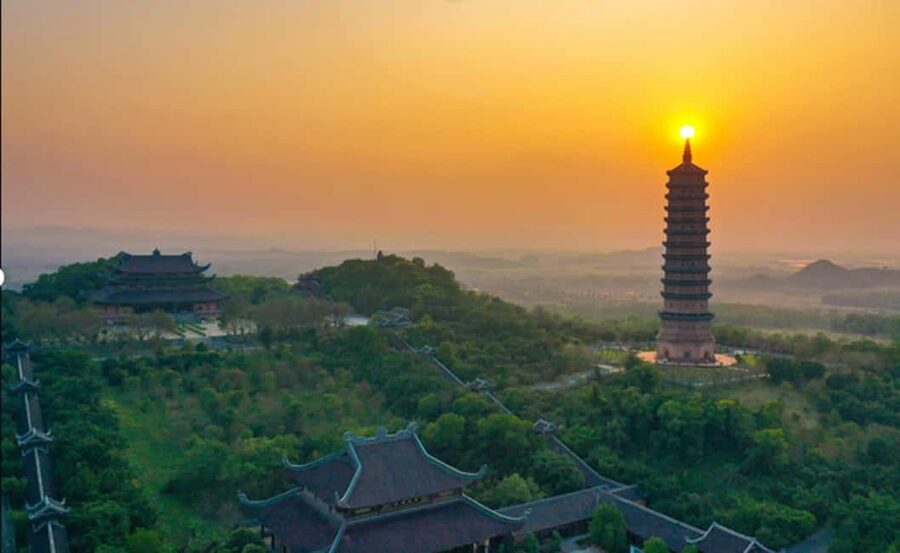 From Hanoi: Trang An Eco-tourism -Bai Dinh pagoda & Mua Cave - Mua Cave and the 500-step climb