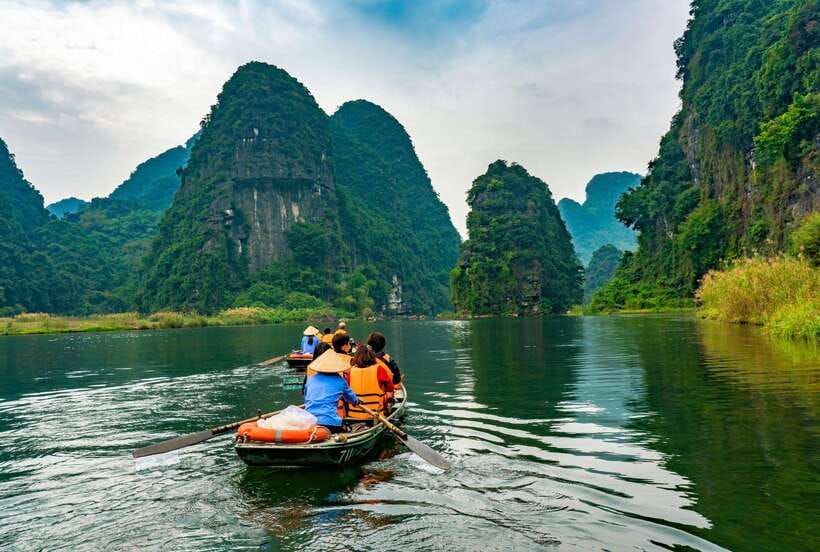 From Hanoi: Trang An Eco-tourism -Bai Dinh pagoda & Mua Cave - Transport, group size, and the shape of the day