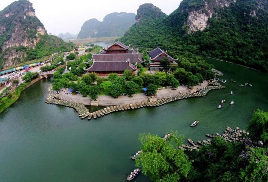 From Hanoi: Trang An eco-tourism - Hoa Lu ancient & Mua Cave - Who should book this tour?