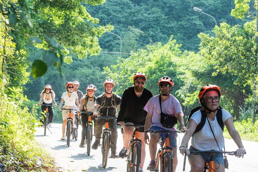 From Hanoi: Trang An, Hoa Lu & Mua Cave Full-Day Luxury Tour - Who should book this experience