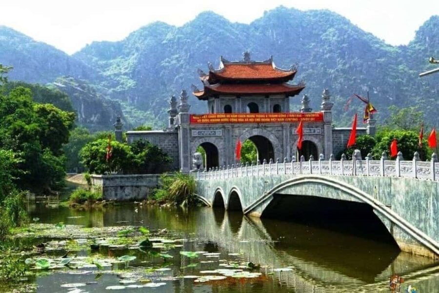 From Hanoi: Visit Hoa Lu & Trang An or Tam Coc & Mua Caves - Why this Hanoi day trip works