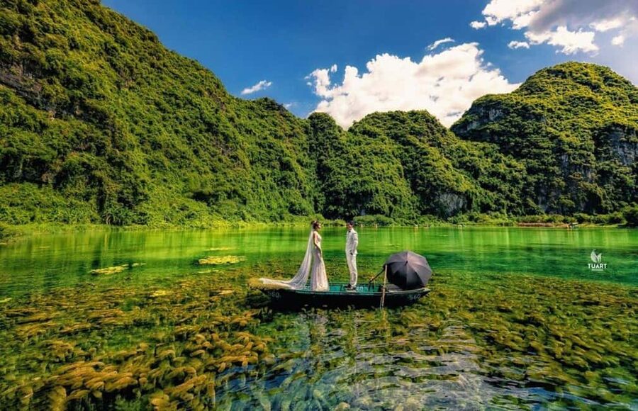 From Hanoi: Visit Hoa Lu & Trang An or Tam Coc & Mua Caves - Hoa Lu and the first Vietnamese capital