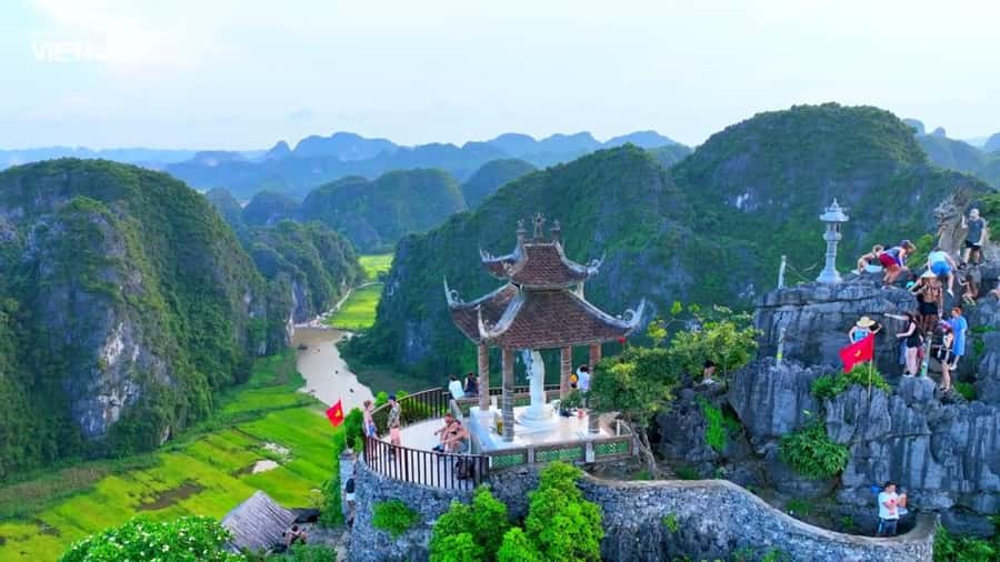 From Ninh Binh : Hoa Lu, Bich Dong, Trang An, Mua Cave Tour - Why this four-stop day works in Ninh Binh
