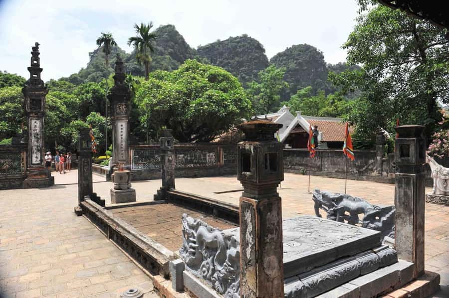 From Ninh Binh : Hoa Lu, Bich Dong, Trang An, Mua Cave Tour - Transport, guide service, and the value of the price