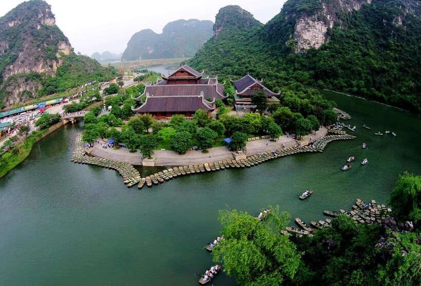 From Ninh Binh : Hoa Lu, Trang An, and Mua Cave Day Tour - Hoa Lu and Vietnam’s early royal capital