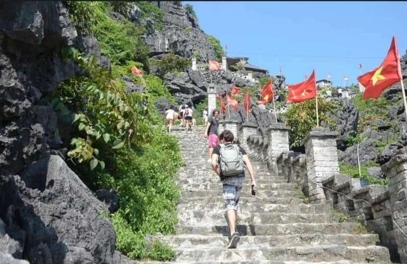 From Ninh Binh: Hoa Lu, Trang An and Mua Cave Full Day - Climbing the 500 steps at Mua Cave