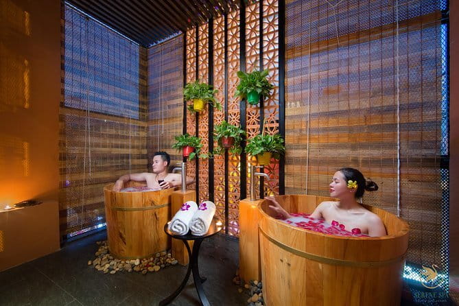 Full Body Combo with Aromatherapy or Deep Tissue treatment - What the private room changes