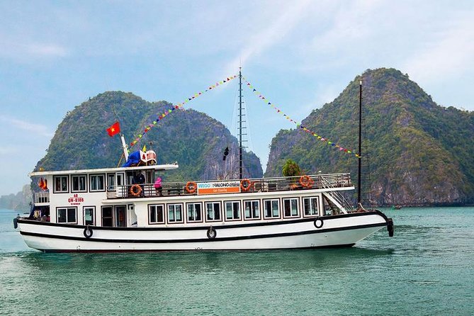 Full Day-All Inclusive: Halong Bay-Lan Ha Bay-Bai Tu Long Bay - Vietnamese lunch and afternoon tea