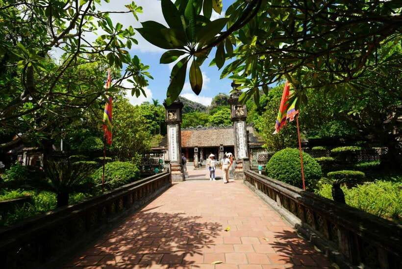 Full Day Hoa Lu - Tam Coc - Mua Cave/Buffet/Tour Guide/Bus - Three Caves and Limestone Views