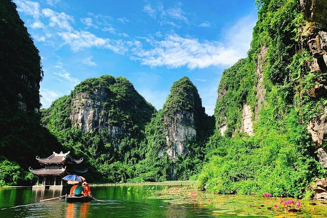 Full-Day Ninh Binh Highlights Tour from Hanoi (Best Selling) - Trang An’s caves by sampan boat